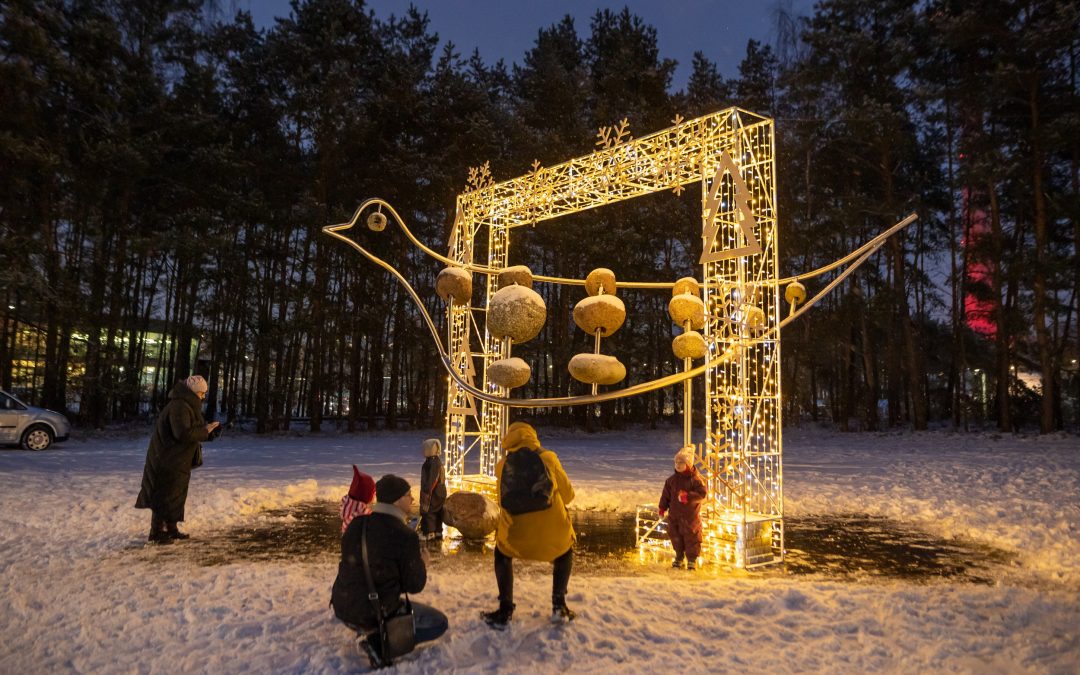 „Neakivaizdinis Vilnius“ paruošė 3 kalėdinius pasiūlymus: šventinį maršrutą, eglučių žemėlapį ir Kalėdų dvasios paieškas 2021-12-07